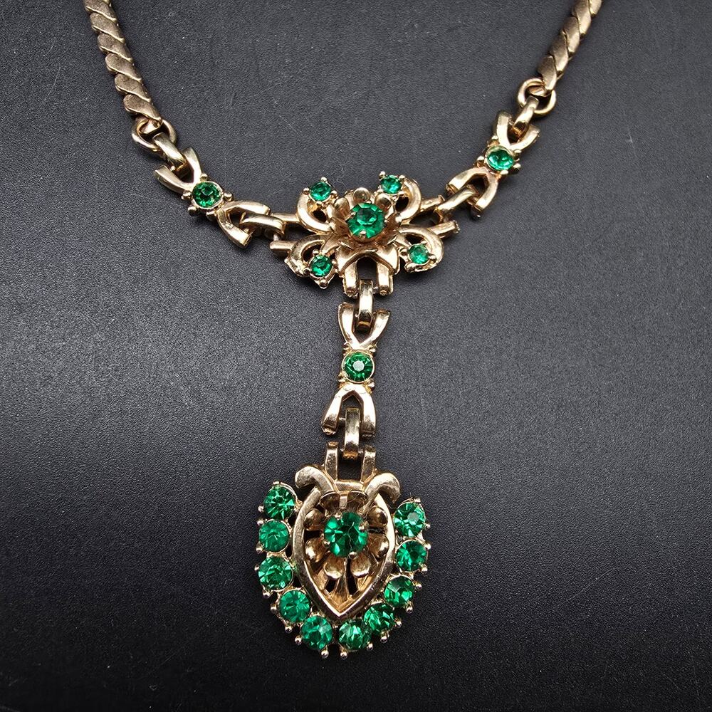 Barclay Green Rhinestone Pendant Necklace Gold Tone Vintage Jewelry